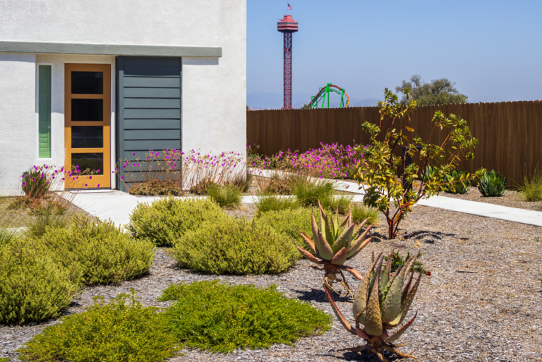 15 Low-Maintenance Front Yard Landscaping Ideas That Boost Curb Appeal