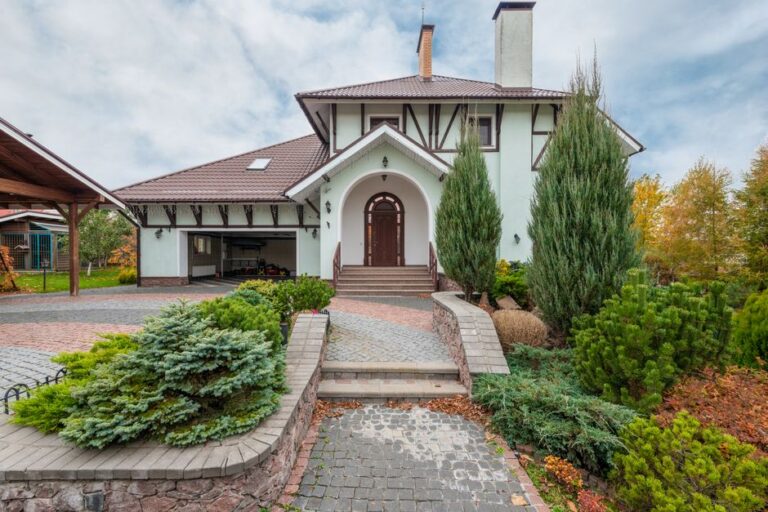 How to Boost Curb Appeal on a Budget: 12 Affordable Upgrades