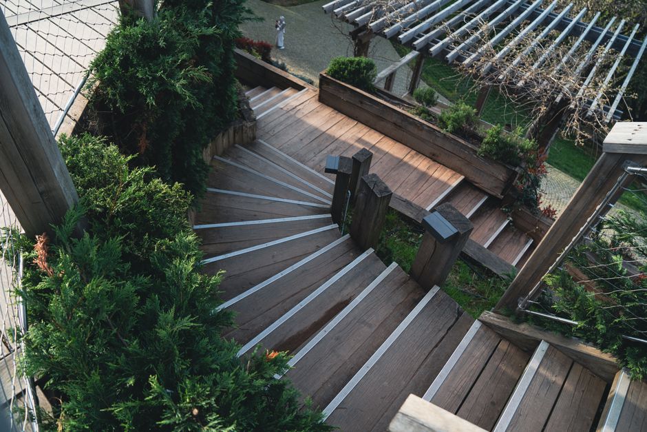 Landscape Lighting Design: Costs, Types, and Installation Tips