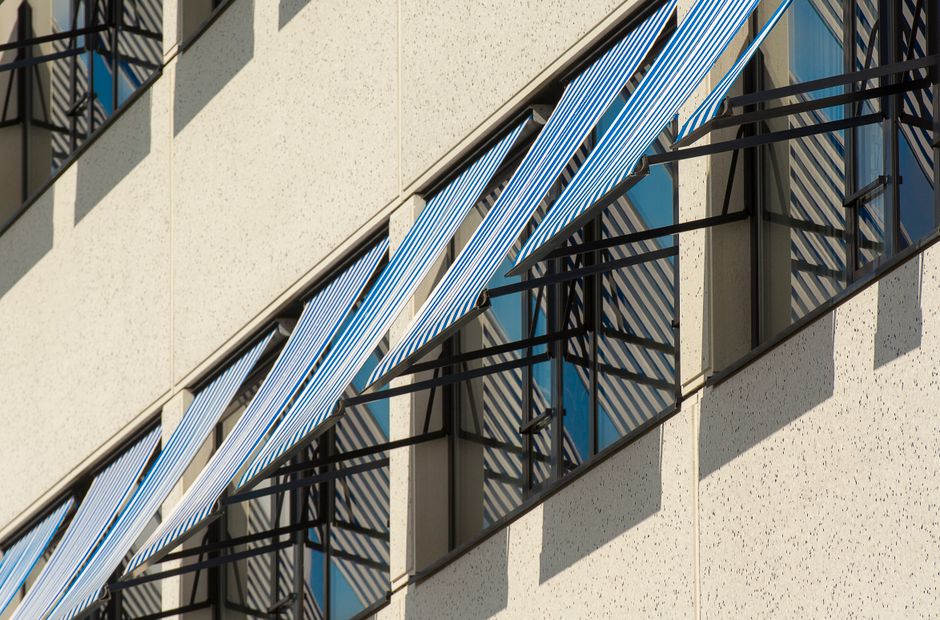 Retractable Awnings and Shade Structures: Costs and Benefits